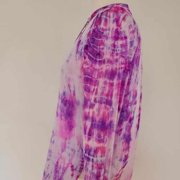 ******* SOLD ********   Vince Silk Blouse - Picture 6 of 7